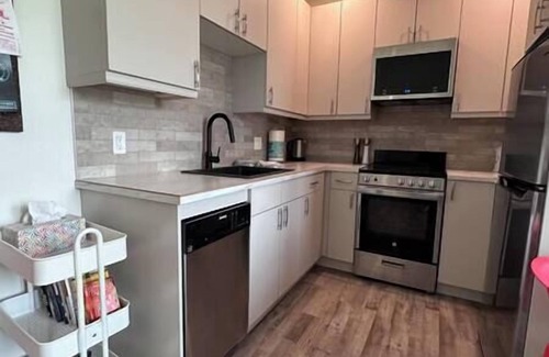 East Kootenay Condo | 6 min to Ski Hill/New & Modern/In Town