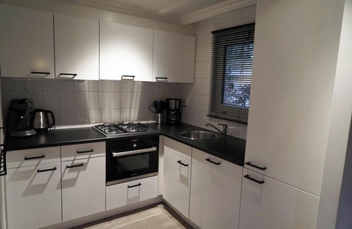 Beekbergen-Zuid House | 6 pers. chalet with 3 bedrooms and terrace with hot tub