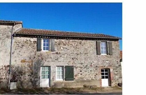 La Roche-sur-Yon House | 6-person gite with stunning view of Moulin Papon lake