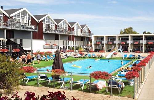 Bønnerup Strand Apartment | 6 person holiday home in Glesborg