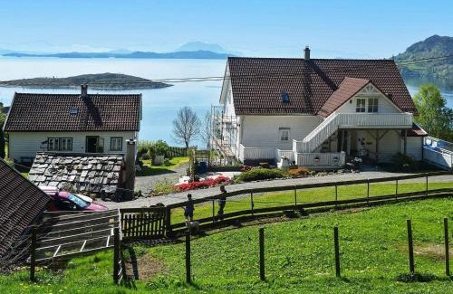 Tysnes Apartment | 6 person holiday home in Onarheim