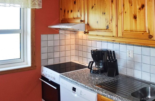 Leikanger House | 6 person holiday home in Leikanger