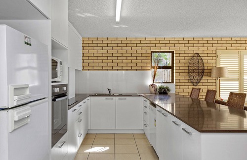 Maroochydore Apartment | 6 Seabelle - Opposite the beach Cotton Tree