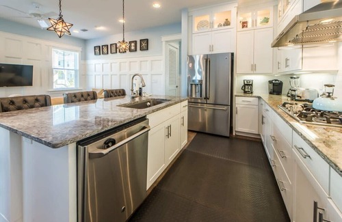 Santa Rosa Beach House | 6-Seater Golf Cart & 6 Bikes! Spacious Porches! Balconies w/Views of the Pond!