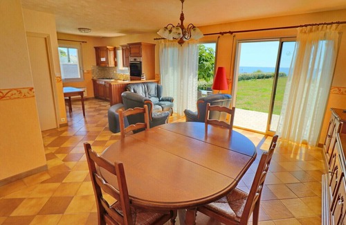 Poulgoazec House | 605-VIlla ocean. The Atlantic at the end of the garden