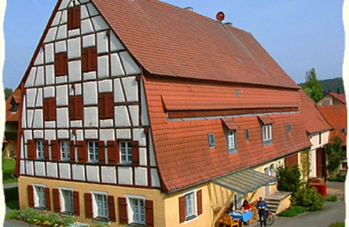 Absberg Apartment | 60qm große Ferienwohnung im EG mit Balkon