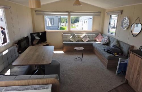 Berrynarbor Resort | 61, Stowford Gardens