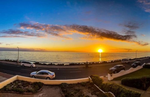 Glenelg North Apartment | 64 m² Apartment ∙ 2 bedrooms ∙ 4 guests