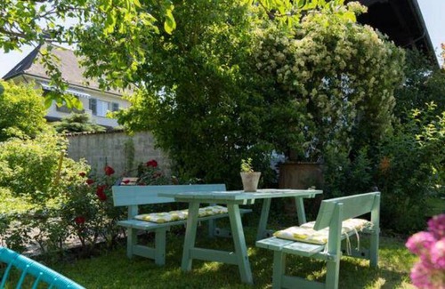 Zuchwil Bed & Breakfast | 65 m² Bed and breakfast ∙ 2 bedrooms ∙ 5 guests