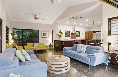 Craiglie Villa | 65 Mitre Port Douglas - Villa with golf course views