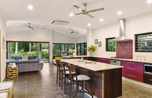 Craiglie Villa | 65 Mitre Port Douglas - Villa with golf course views