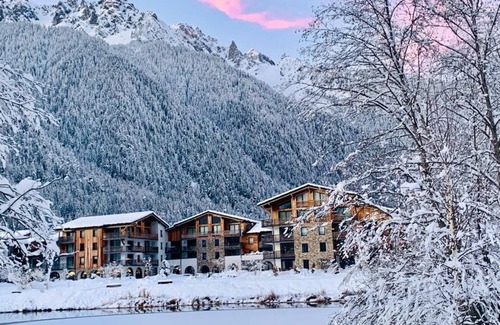 Chamonix-Mont-Blanc Apartment | 65m2 apartment, sleeps 6/7, lake and Mont Blanc view in * spa residence