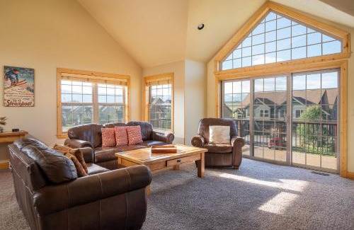 Pole Creek House | 67 Fireweed with private hot tub