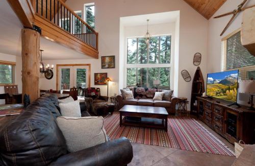 Columbine Lake House | 672 Beaver Circle