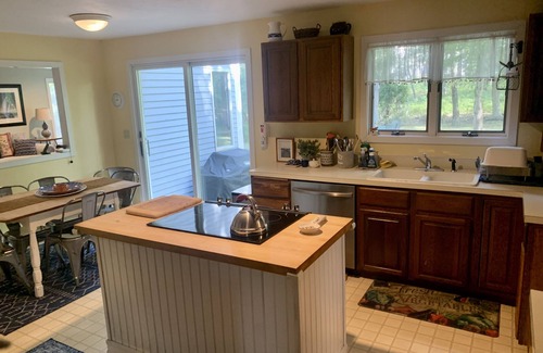 Lagoon Heights House | 68 Meadow View Rd. OB. Ferry tix for two cars available for Jul & Aug.