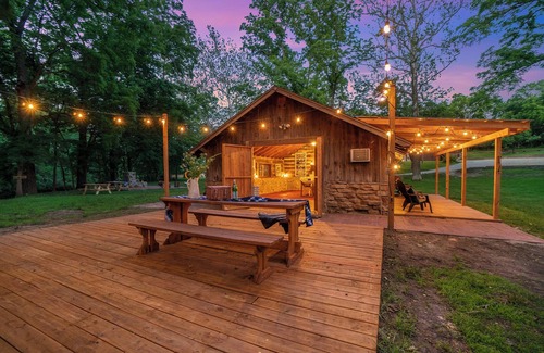 Grandview House | 6Acre Cabin-DiscGolfCourse-Sleeps 15-Pet Friendly!
