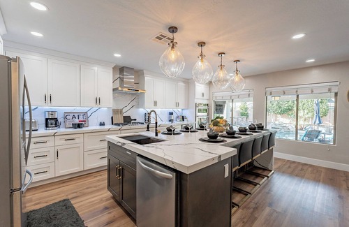 Glendale House | 6BR Wonder w/Heated Pool/Hot Tub/Game Room