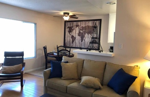 Ocean Park Apartment | 6N Turnkey Coastal Apartment Upper