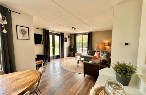 Ewijk House | 6pers Boshuis -Hottub Jacuzzi- 'De Groene Specht'