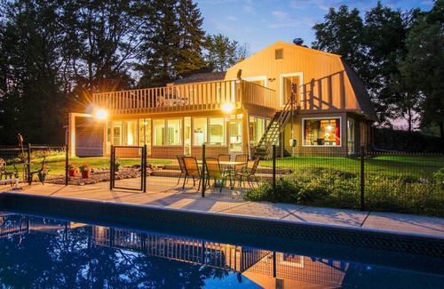 Caledonia House | 7 1/2 Acre Estate, Fishing Pond, Events! Discounts! Weddings, Heated pool