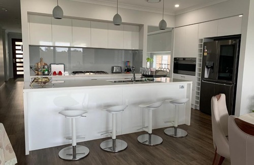 Dunmore House | 7 Aurora Ave Dunmore