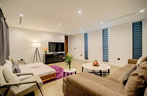 Ngu Hanh Son Villa | 7 Bedrooms Beach Front Villa at Da Nang Beach Resort