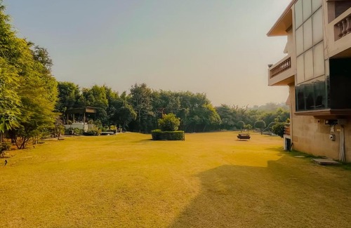 Gurugram Villa | 7 BHK Farmhouse in Gurgaon with Swimming Pool