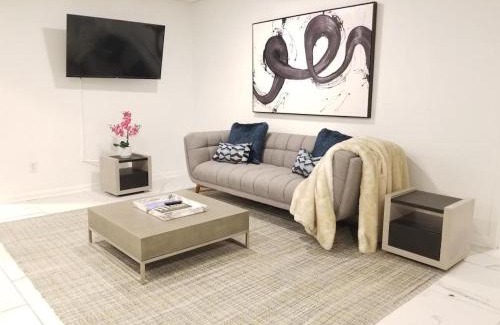 Seabrook Hotel | 7 BR- Sleeps 15! Famous Lakefront Amazing Property!