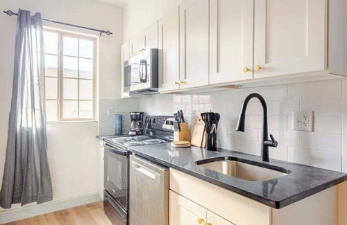 West Poplar Apartment | 7. Chic 1BR Nook in Trendy Fishtown & Center City!