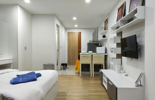 Kata Apartment | 7 Floor - Mountain view Studio room at OZC near Kata beach