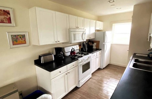 Alburg House | # 7 Isle View - Fishing, Sunsets, Beaches,