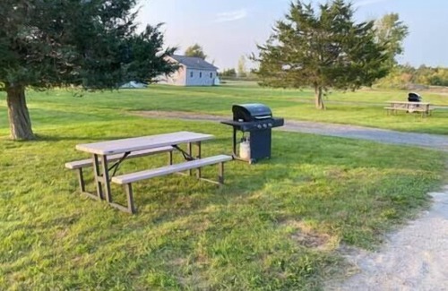 Alburg House | # 7 Isle View - Fishing, Sunsets, Beaches,