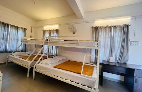 Moolakadai Hotel | 7 Malai Residency