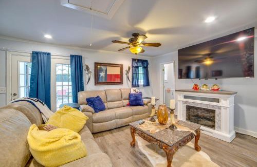 Quitman House | 7 Mi to Lake Fork Cottage with Deck in Quitman