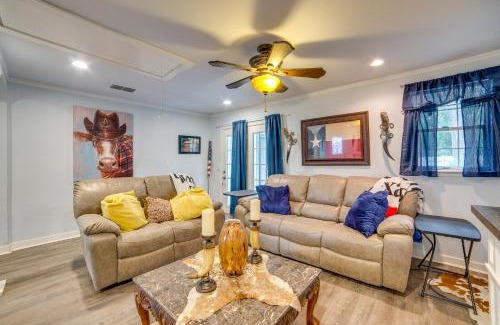 Quitman House | 7 Mi to Lake Fork Cottage with Deck in Quitman
