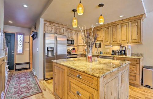Bridgepoint House | 7 Mi to Ski Waterfront Townhome in Frisco!