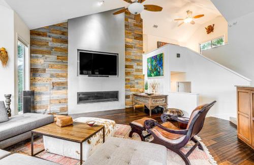 Peyton Brook At Rob Roy House | 7 Mi to Zilker Park Oasis with Pool and Patio
