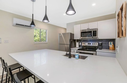 Olde Towne East House | 7 Min to Arena District | Work Friendly | Unit C