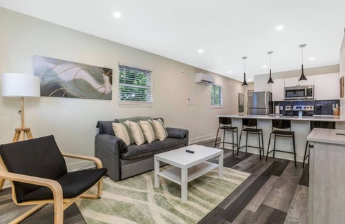 Olde Towne East House | 7 Min to Arena District | Work Friendly | Unit C