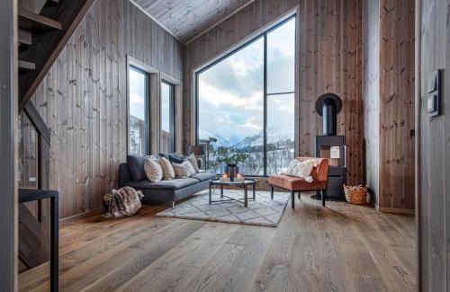 Møre og Romsdal Apartment | 7 Min to Fjord - Alpine Stay in Stranda