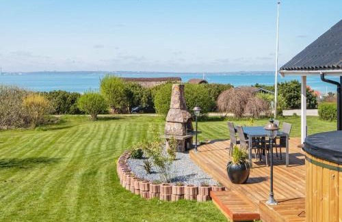 Skødshoved Strand House | 7 person holiday home in Knebel-By Traum