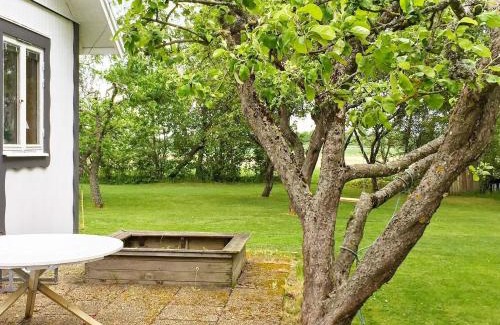 Vara Municipality House | 7 person holiday home in VARA-By Traum