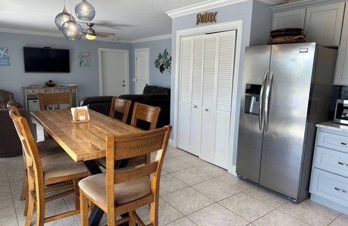 Little Torch Key House | 7 Seas Bring your boat. This is a pet friendly home. A pet fee and approval of your pet is required.