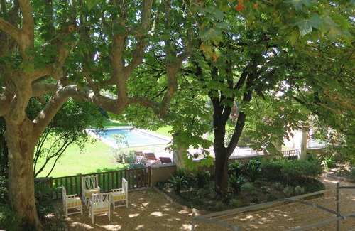 Graveson House | 7 to 10 BR/8 BA Village House Saint Remy Area Heated Pool AC Renovated!