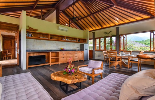 Pemuteran Villa | 70 Km far Views over The Barat National Park and volcanos on Java. Super diving