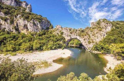 Saint-Martin-d'Ardeche Apartment | 70 m² Apartment ∙ 2 bedrooms ∙ 4 guests