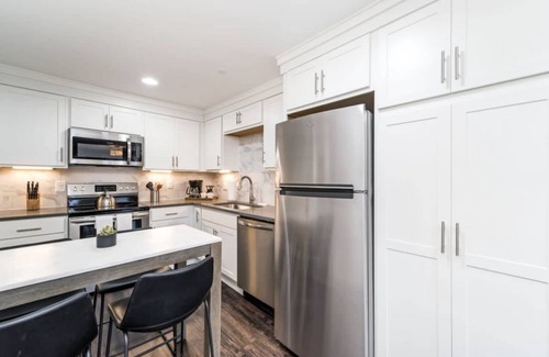 East Bank Apartment | 70 m² Apartment ∙ 2 bedrooms ∙ 6 guests