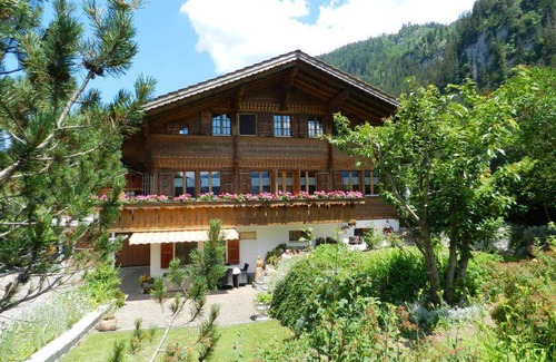 Zweisimmen Apartment | 70 m² Apartment ∙ 1 bedroom ∙ 3 guests