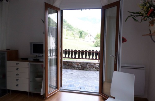 Peyragudes Apartment | 70 m² apartment, large terrace, parking, surrounded by mountains at 980m altitude.