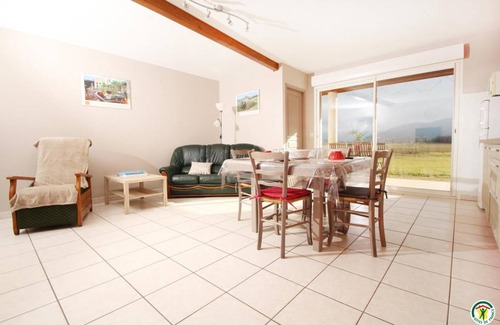 Eymeux House | 70 m² Gîte ∙ 2 bedrooms ∙ 4 guests